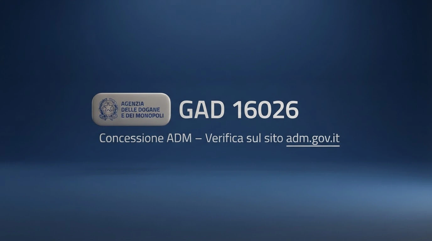 Il piè di pagina di un sito di casinò online con il logo dell'Agenzia delle Dogane e dei Monopoli, il numero di concessione e il codice GAD ben visibili